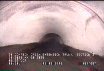 Crack Longitudinal, at 01 o'clock, within 8 inches of joint: YES