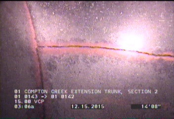 Crack Longitudinal, at 10 o'clock, within 8 inches of joint: YES