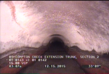 Crack Longitudinal, at 10 o'clock, within 8 inches of joint: YES