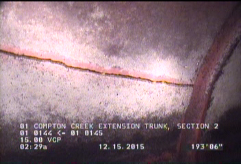Crack Longitudinal, at 11 o'clock, within 8 inches of joint: YES