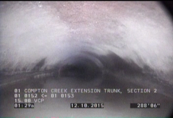 Crack Longitudinal, at 01 o'clock, within 8 inches of joint: YES