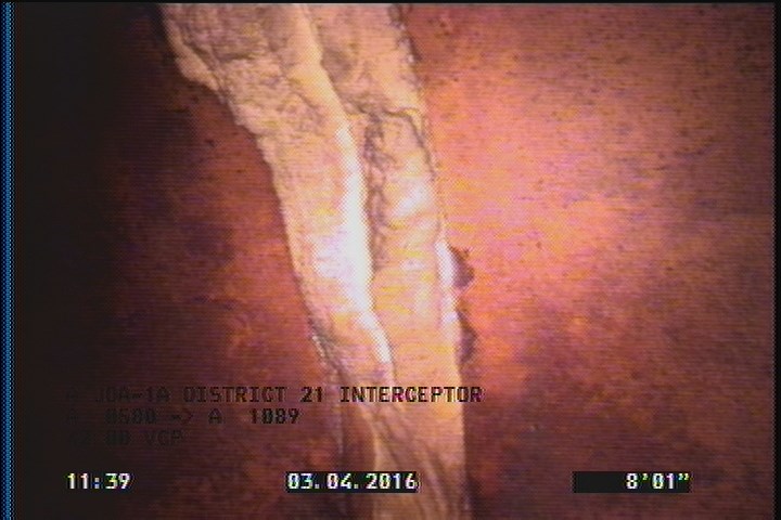 Deposits Attached Encrustation, 5 %of cross sectional area, from 09 to 03 o'clock, , within 8 inches of joint: YES, Start - CALCIUM