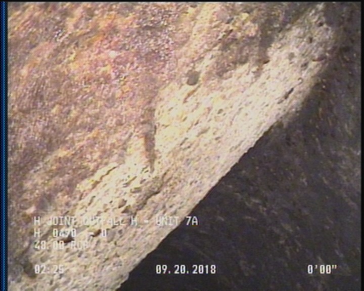 Surface Reinforcement Visible, from 10 to 02 o'clock, within 8 inches of joint: YES