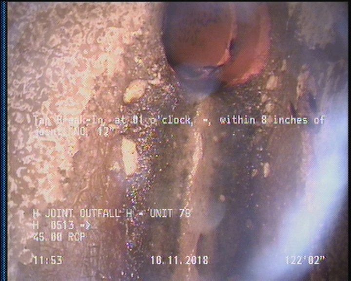 Tap Break-In, at 01 o'clock, -, within 8 inches of joint: NO, 12"