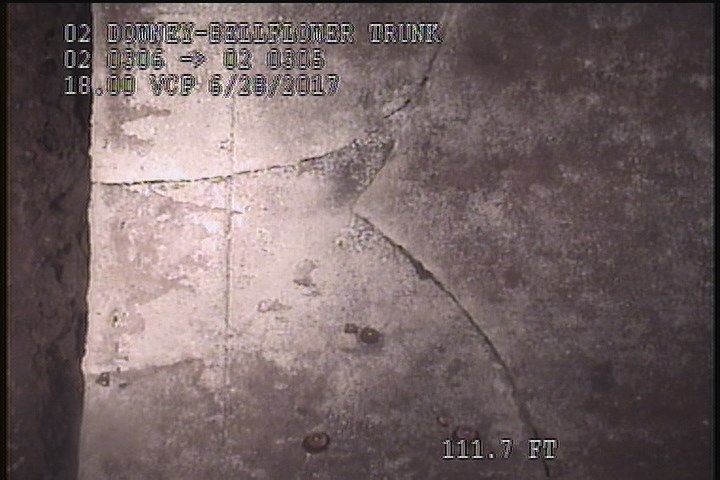 Fracture Multiple, from 09 to 03 o'clock, within 8 inches of joint: YES - SL