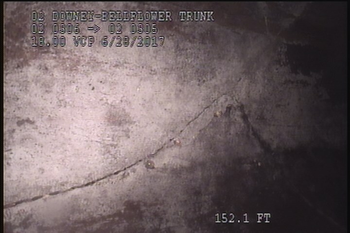 Fracture Multiple, from 09 to 03 o'clock, within 8 inches of joint: YES - SL