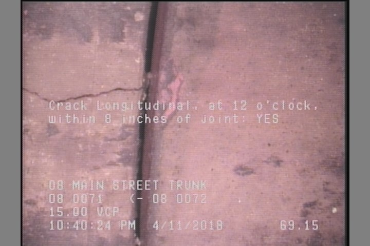 Crack Longitudinal, at 12 o'clock, within 8 inches of joint: YES