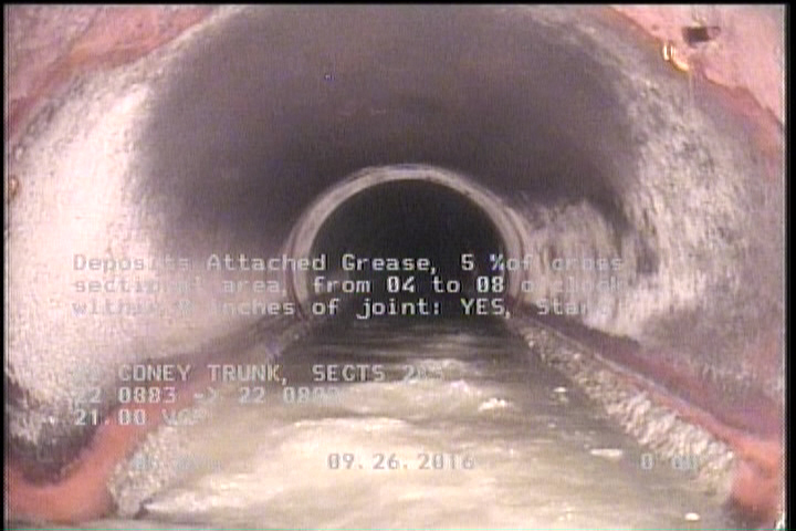Deposits Attached Grease, 5 %of cross sectional area, at 04 o'clock, , within 8 inches of joint: YES, Start