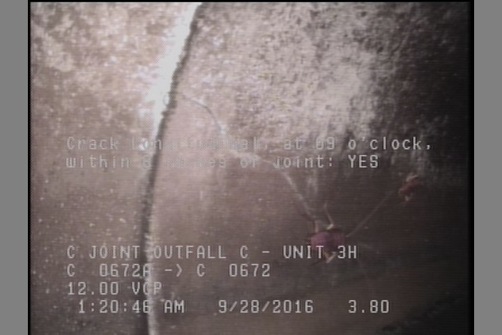 Crack Longitudinal, at 09 o'clock, within 8 inches of joint: YES