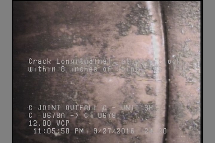 Crack Longitudinal, at 03 o'clock, within 8 inches of joint: YES