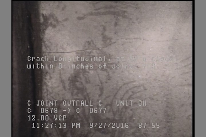 Crack Longitudinal, at 03 o'clock, within 8 inches of joint: YES