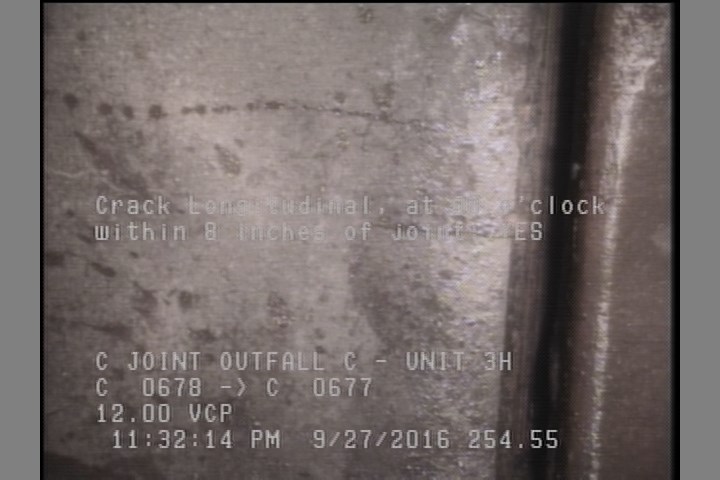 Crack Longitudinal, at 08 o'clock, within 8 inches of joint: YES