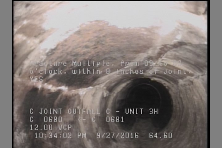 Fracture Multiple, from 09 to 03 o'clock, within 8 inches of joint: YES