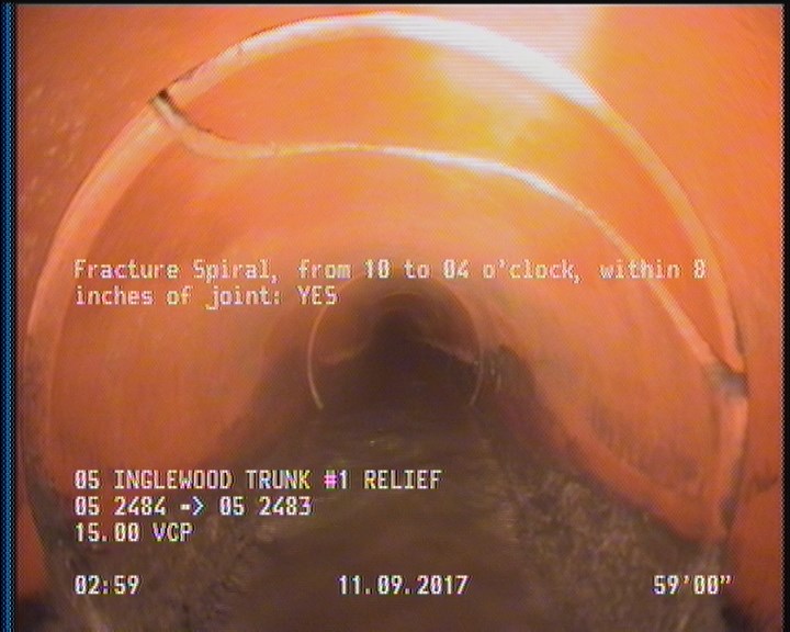 Fracture Spiral, from 10 to 04 o'clock, within 8 inches of joint: YES