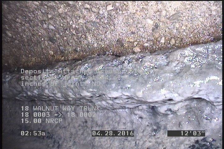 Deposits Attached Grease, 5 %of cross sectional area, at 04 o'clock, , within 8 inches of joint: NO