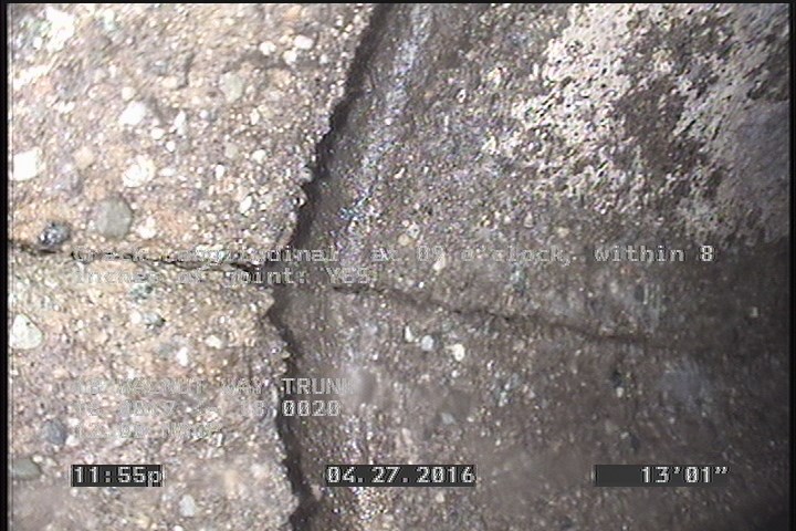 Crack Longitudinal, at 09 o'clock, within 8 inches of joint: YES