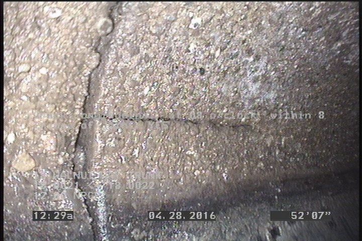 Crack Longitudinal, at 08 o'clock, within 8 inches of joint: YES