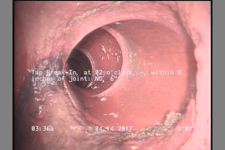 Tap Break-In, at 02 o'clock, -, within 8 inches of joint: NO, 6"