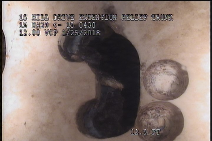 Tap Break-In, at 11 o'clock, -, within 8 inches of joint: YES, 4"