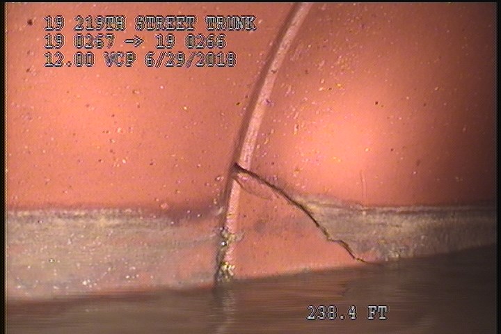 Fracture Spiral, from 08 to 09 o'clock, within 8 inches of joint: YES