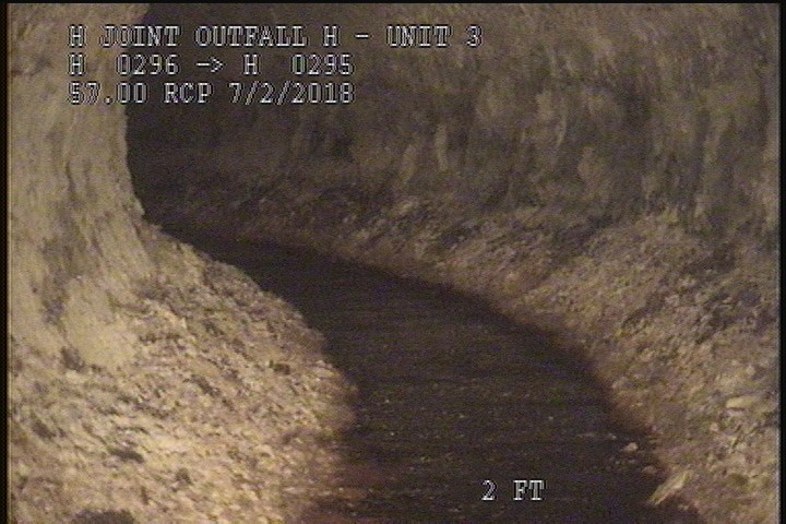 Deposits Settled Other, 5 %of cross sectional area, at 06 o'clock, , within 8 inches of joint: NO - DEBRIS