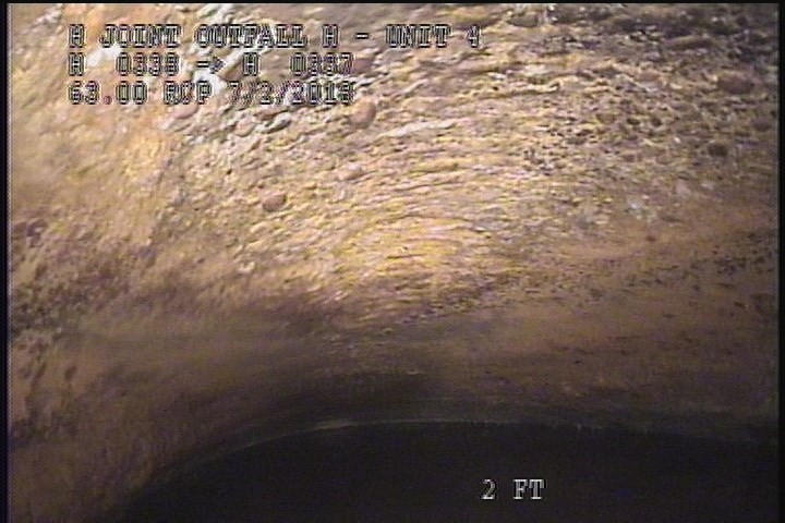Surface Aggregate Projecting, from 10 to 02 o'clock, within 8 inches of joint: YES