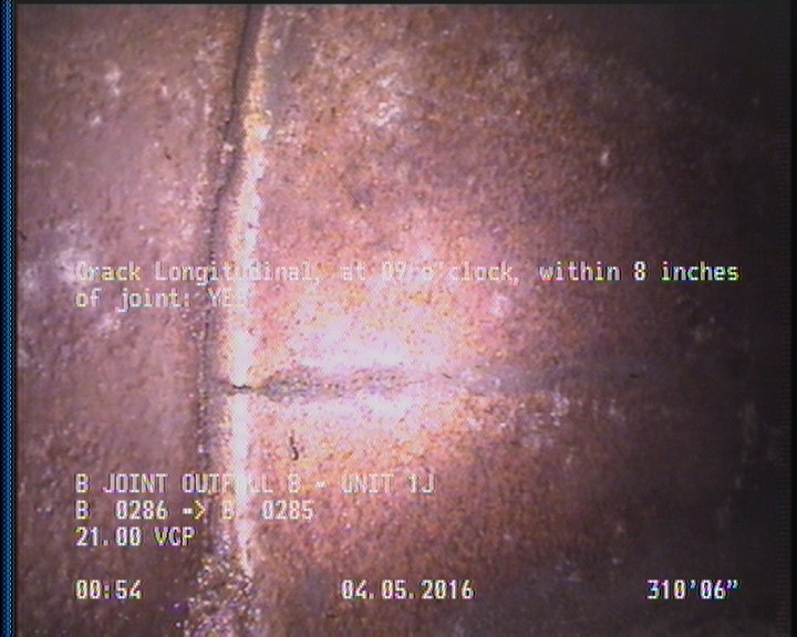 Crack Longitudinal, at 09 o'clock, within 8 inches of joint: YES
