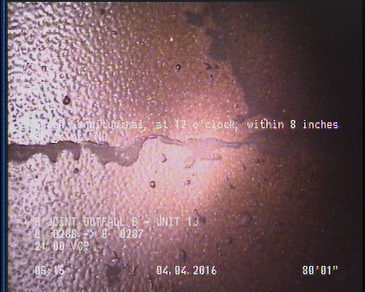 Crack Longitudinal, at 12 o'clock, within 8 inches of joint: NO