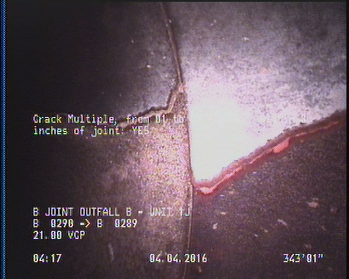 Crack Multiple, from 01 to 02 o'clock, within 8 inches of joint: YES