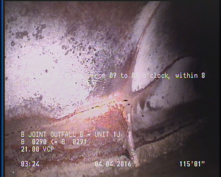 Fracture Multiple, from 09 to 03 o'clock, within 8 inches of joint: YES