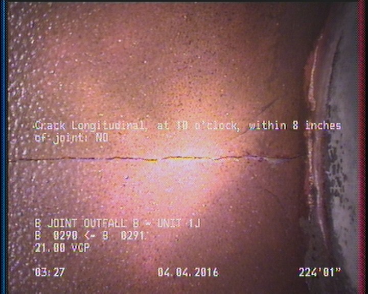 Crack Longitudinal, at 10 o'clock, within 8 inches of joint: NO