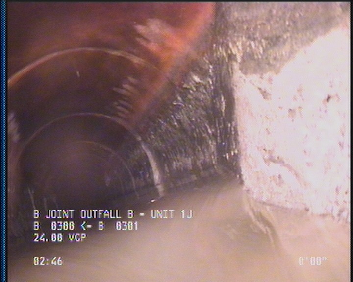 Deposits Attached Grease, 5 %of cross sectional area, from 02 to 10 o'clock, , within 8 inches of joint: YES