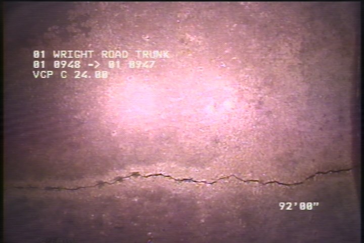 Fracture Longitudinal, at 12 o'clock, within 8 inches of joint: YES, Start - SLIGHT