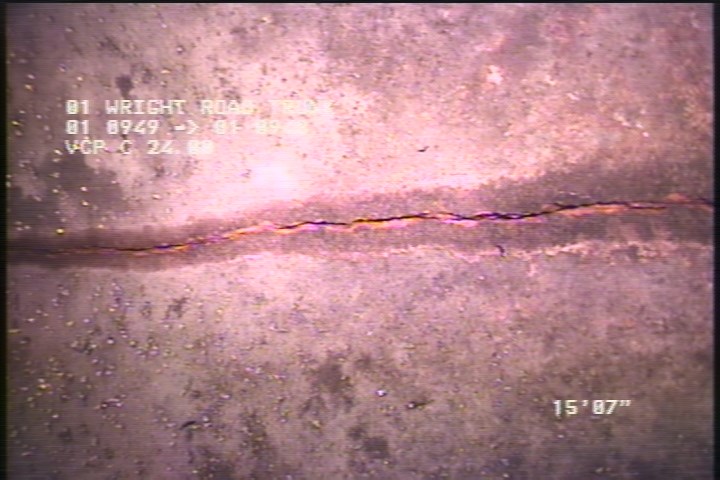 Fracture Longitudinal, at 12 o'clock, within 8 inches of joint: NO - SLIGHT