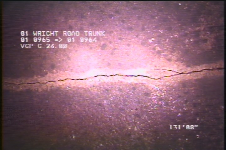 Fracture Longitudinal, at 12 o'clock, within 8 inches of joint: YES, Start - SLIGHT