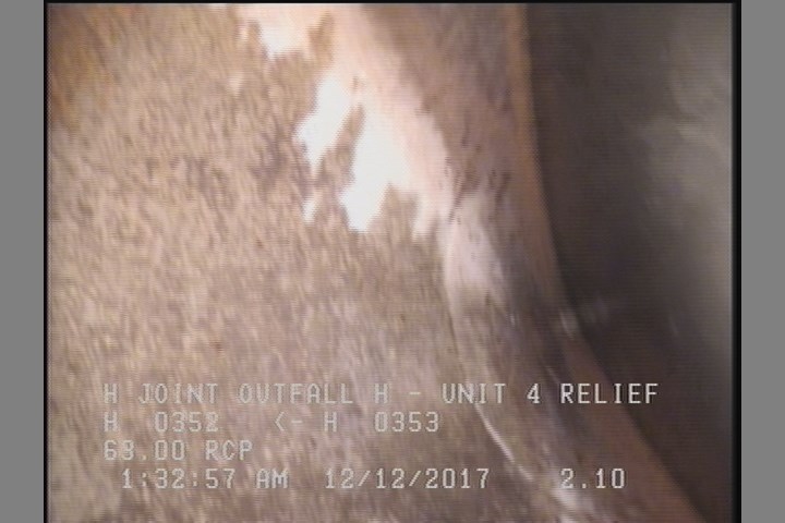 Surface Spalling, from 08 to 04 o'clock, within 8 inches of joint: YES