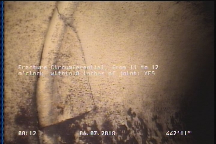 Fracture Circumferential, from 11 to 12 o'clock, within 8 inches of joint: YES
