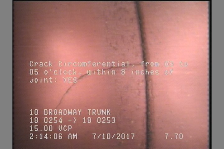 Crack Circumferential, from 03 to 05 o'clock, within 8 inches of joint: YES