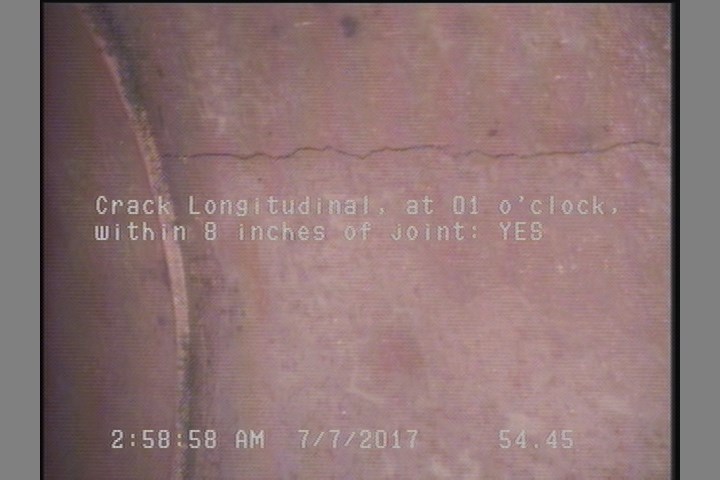 Crack Longitudinal, at 01 o'clock, within 8 inches of joint: YES