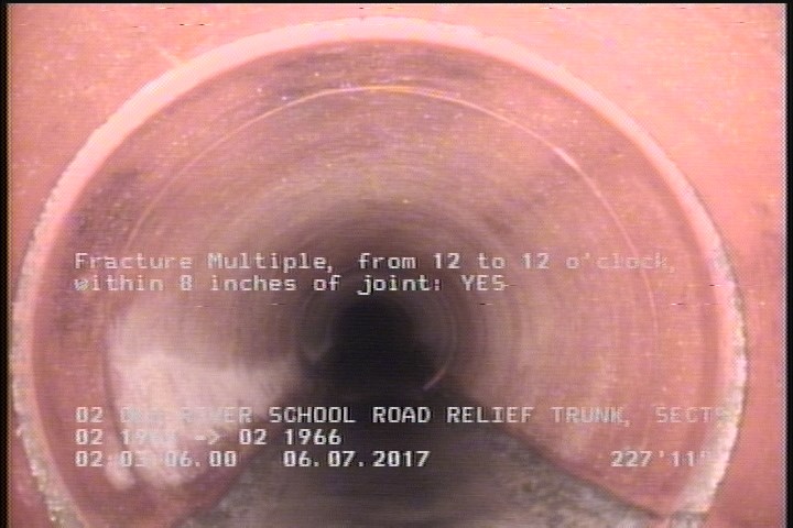 Fracture Multiple, from 12 to 12 o'clock, within 8 inches of joint: YES