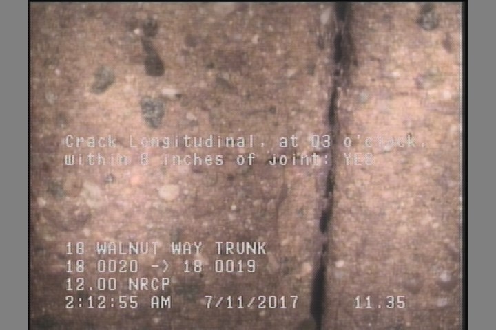 Crack Longitudinal, at 03 o'clock, within 8 inches of joint: YES