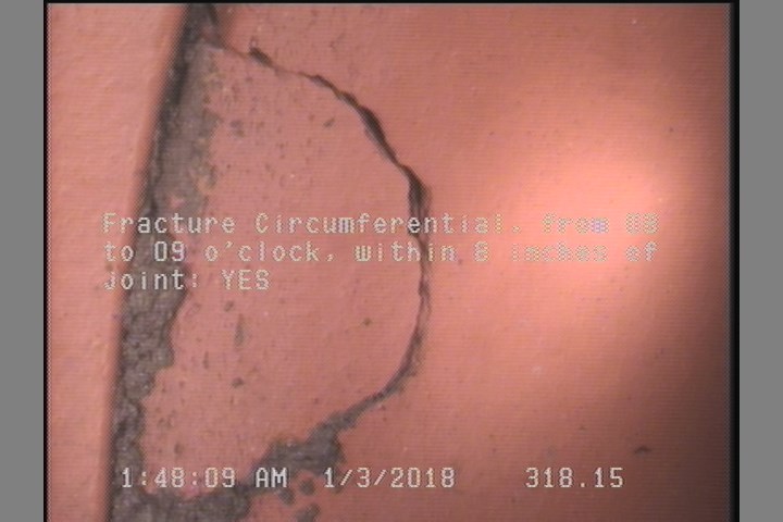 Fracture Circumferential, from 08 to 09 o'clock, within 8 inches of joint: YES