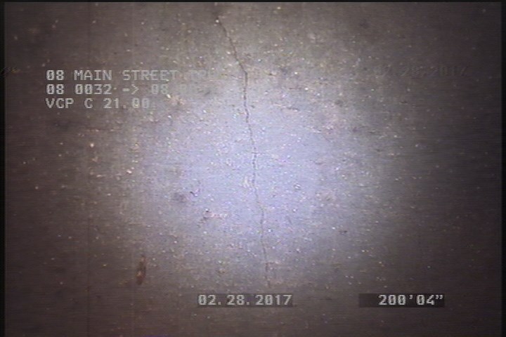 Fracture Longitudinal, at 12 o'clock, within 8 inches of joint: YES, Start - SLIGHT