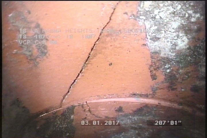 Crack Longitudinal, at 09 o'clock, within 8 inches of joint: YES