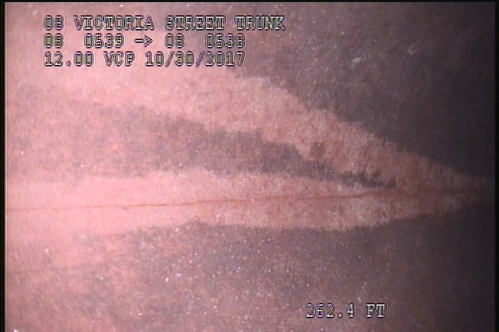 Fracture Longitudinal, at 12 o'clock, within 8 inches of joint: YES, Start - H