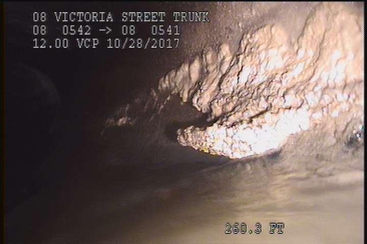 Deposits Attached Grease, 5 %of cross sectional area, at 03 o'clock, , within 8 inches of joint: YES