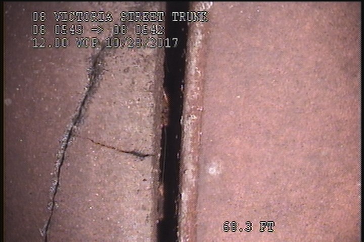 Crack Circumferential, from 10 to 11 o'clock, within 8 inches of joint: YES