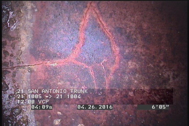 Fracture Multiple, from 08 to 02 o'clock, within 8 inches of joint: YES