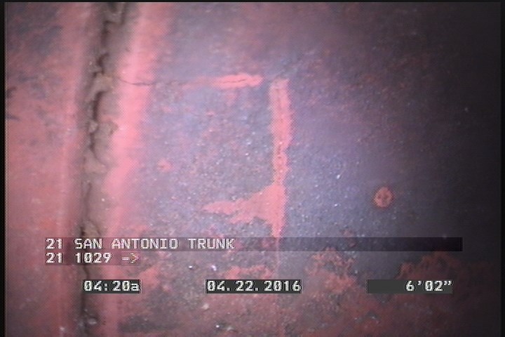 Fracture Multiple, from 08 to 04 o'clock, within 8 inches of joint: YES