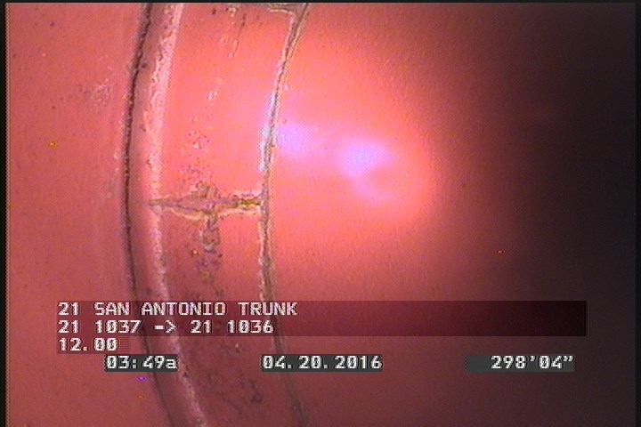 Fracture Multiple, from 08 to 04 o'clock, within 8 inches of joint: YES